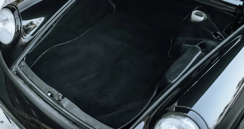 Porsche 911 cena 290000 przebieg: 192000, rok produkcji 1982 z Kutno małe 596